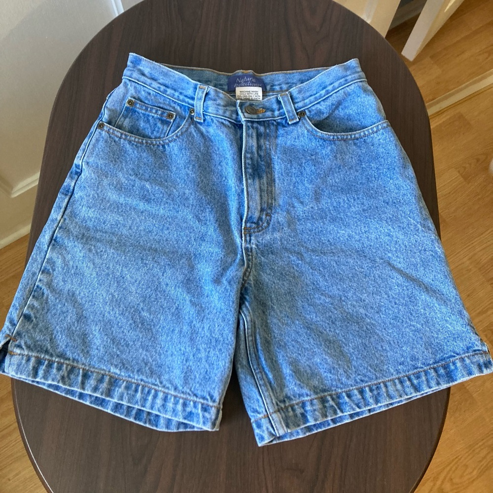 High waisted light wash baggy summer jean shorts